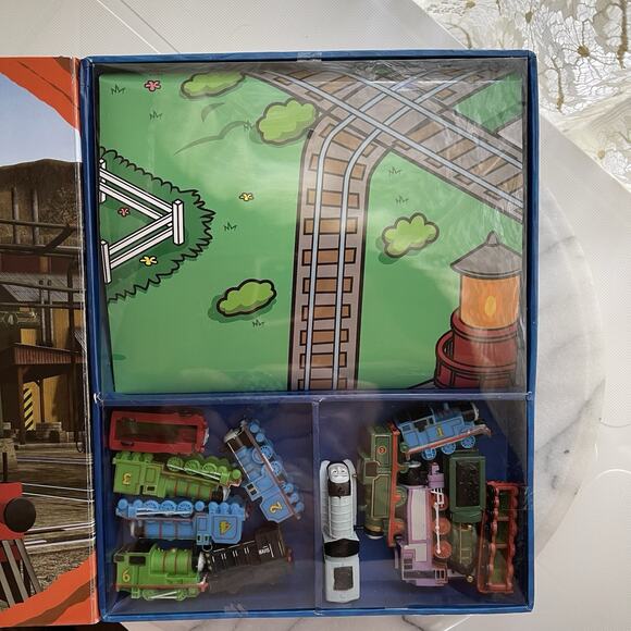 Thomas & Friends My Busy Books Playset Figurines Playmat Set NEW/SEALED - Picture 7 of 9